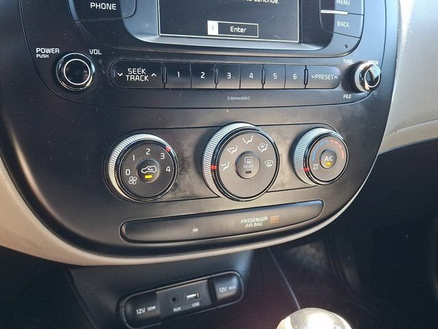 Used 2017 Kia Soul FWD image 19