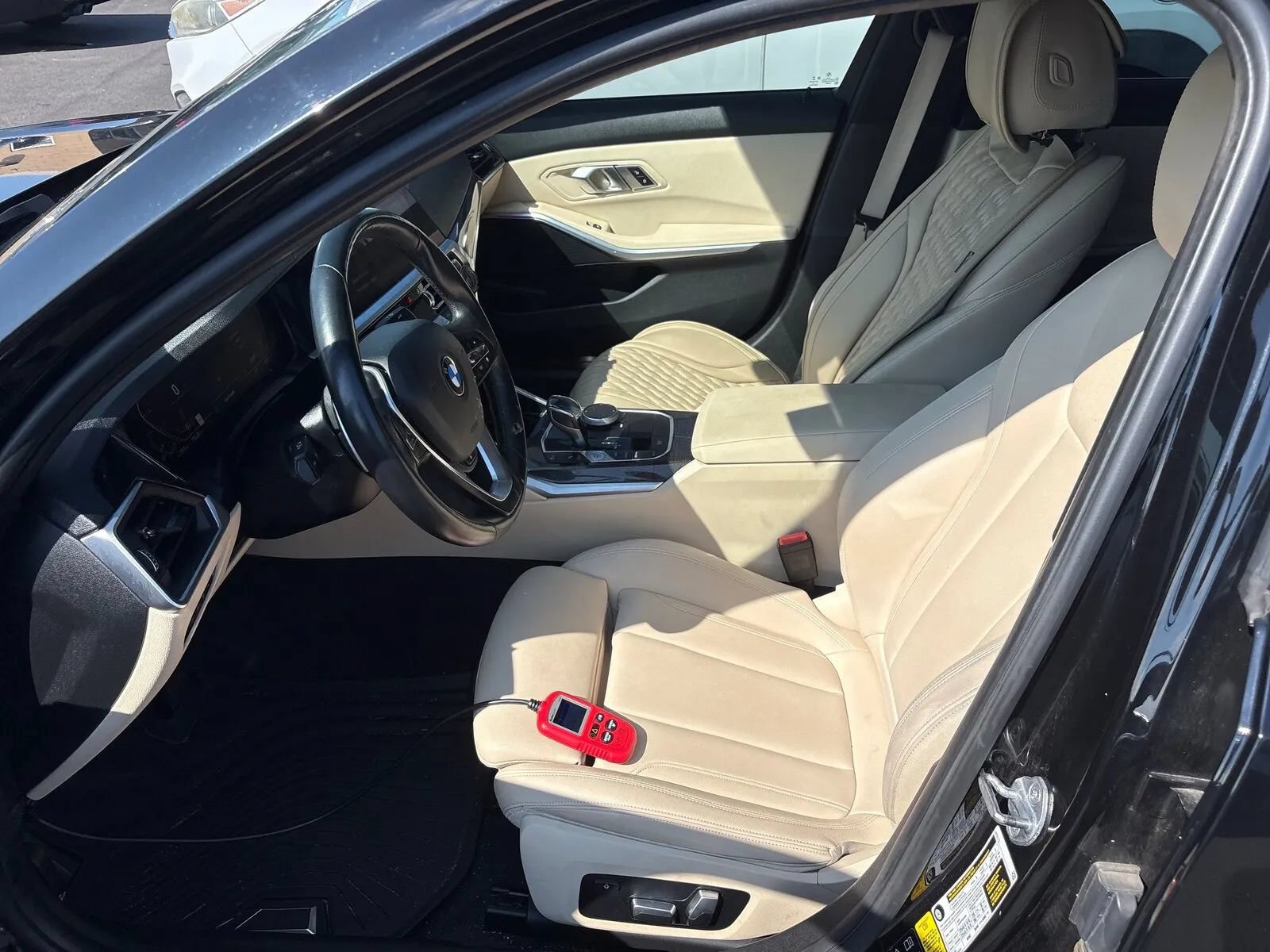 Used 2019 BMW 330i xDrive Sedan w/ Driving Assistance Package AWD/4WD image 4