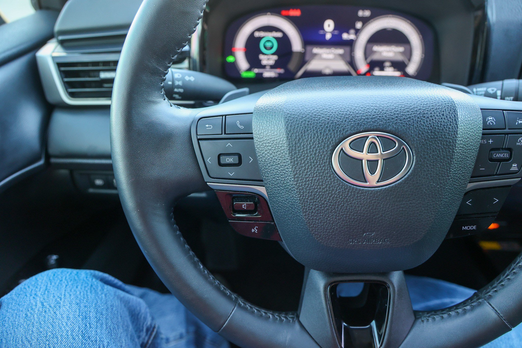 Used 2025 Toyota Camry XSE FWD image 18