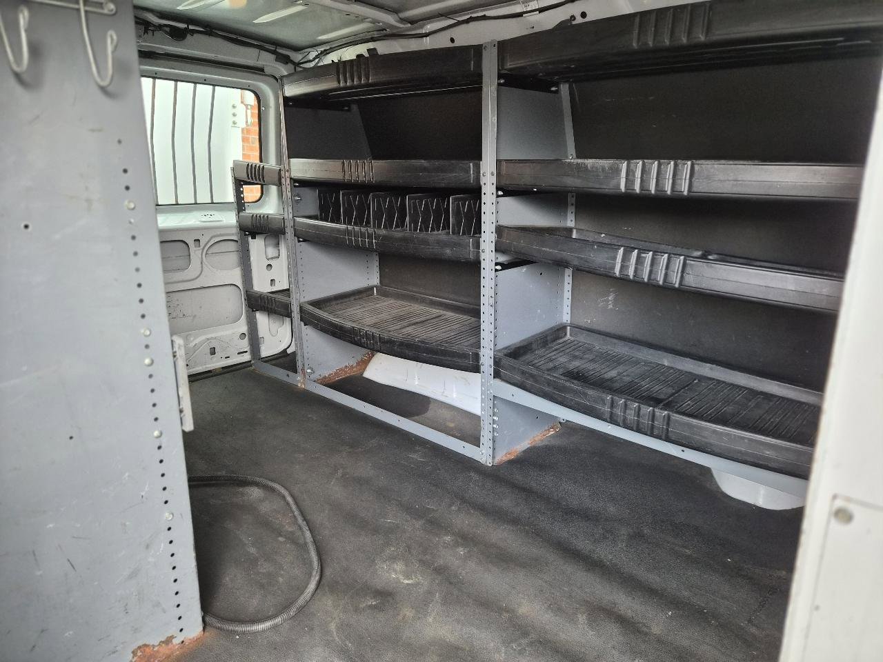Used 2007 Ford E-350 and Econoline 350 Super Duty RWD image 19