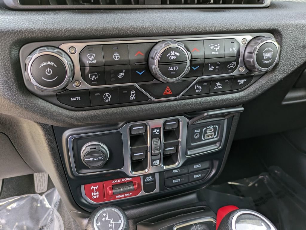 New 2024 Jeep Wrangler Willys AWD/4WD image 16