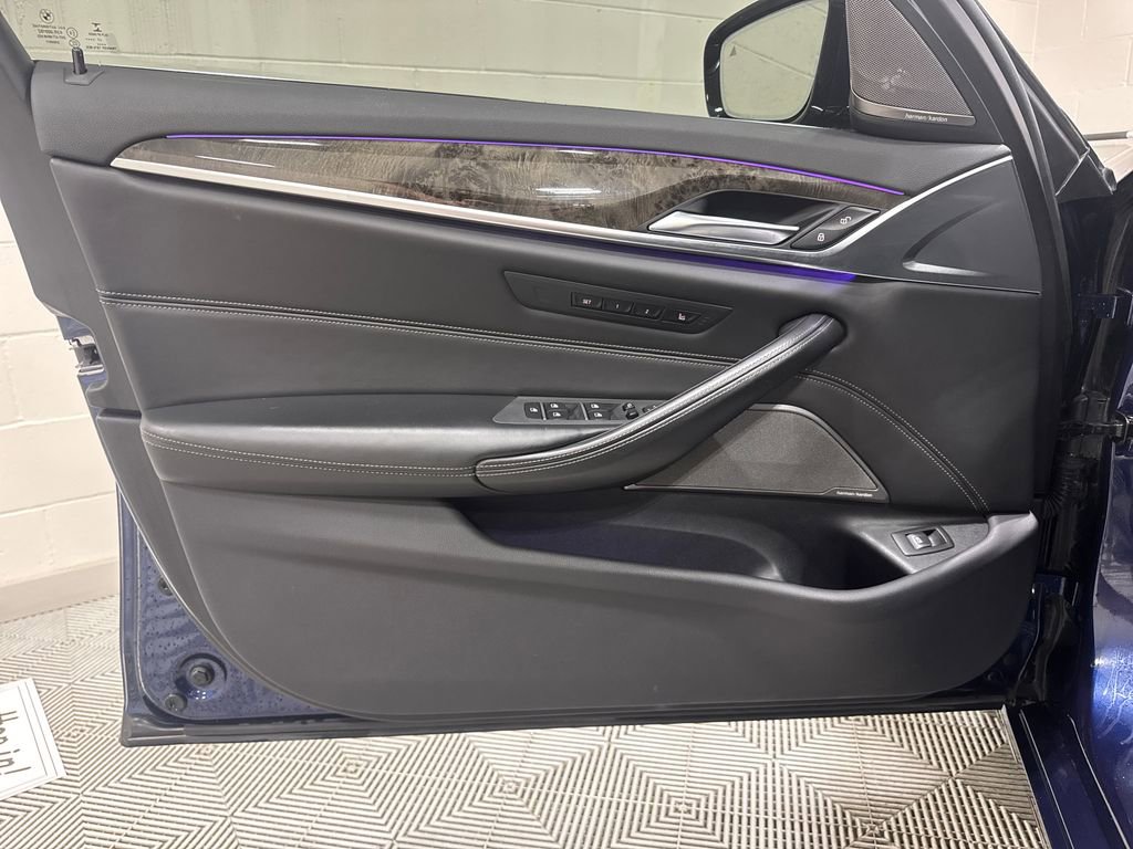 Used 2018 BMW 540i xDrive image 24
