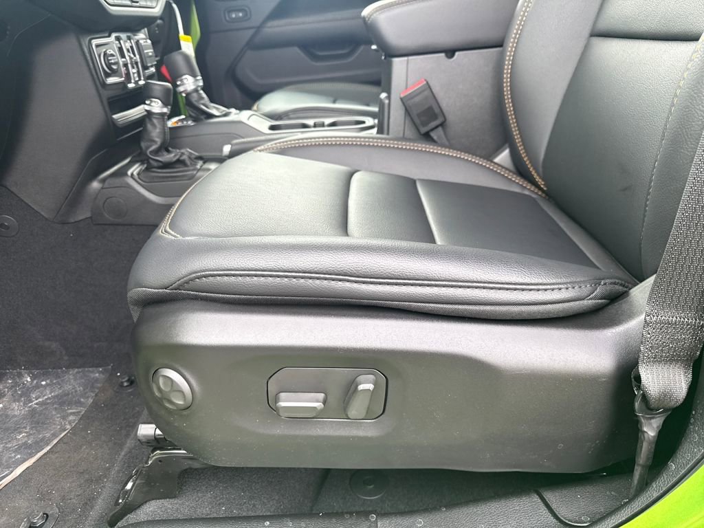 New 2026 Jeep Wrangler Sahara w/ Whitecap Package image 15