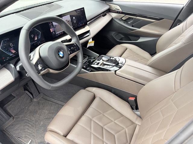 Used 2025 BMW 530i xDrive AWD/4WD image 19