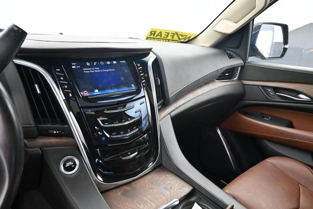 Used 2018 Cadillac Escalade ESV Premium Luxury AWD/4WD image 24