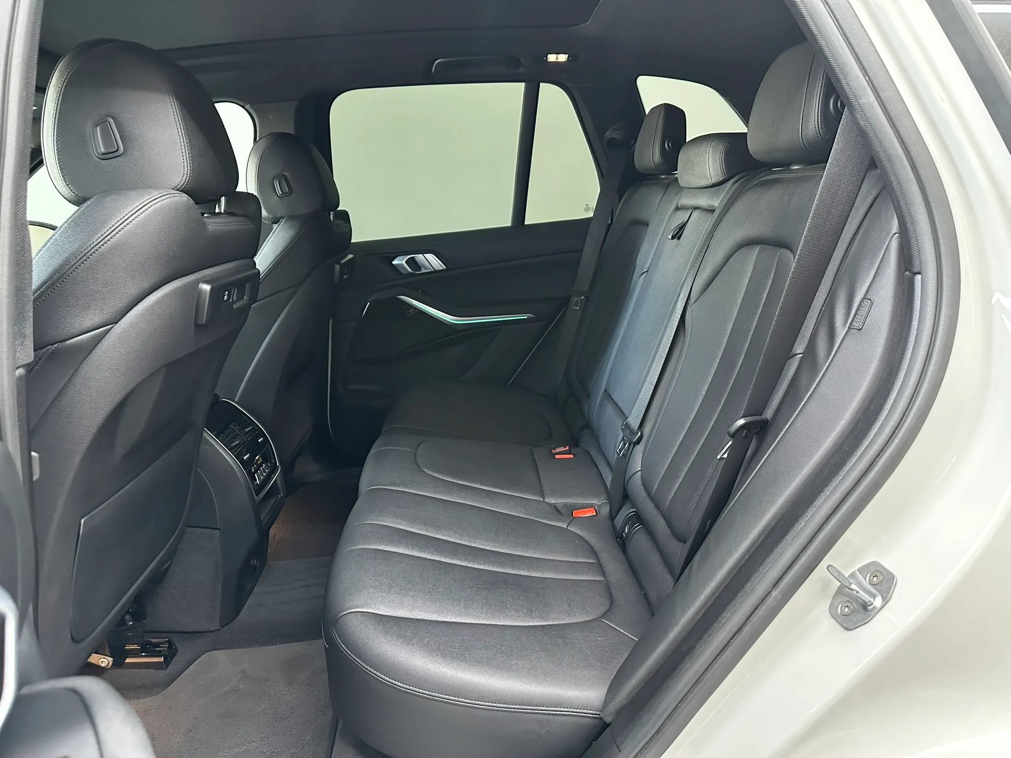 Used 2019 BMW X5 xDrive40i w/ Convenience Package AWD/4WD image 25