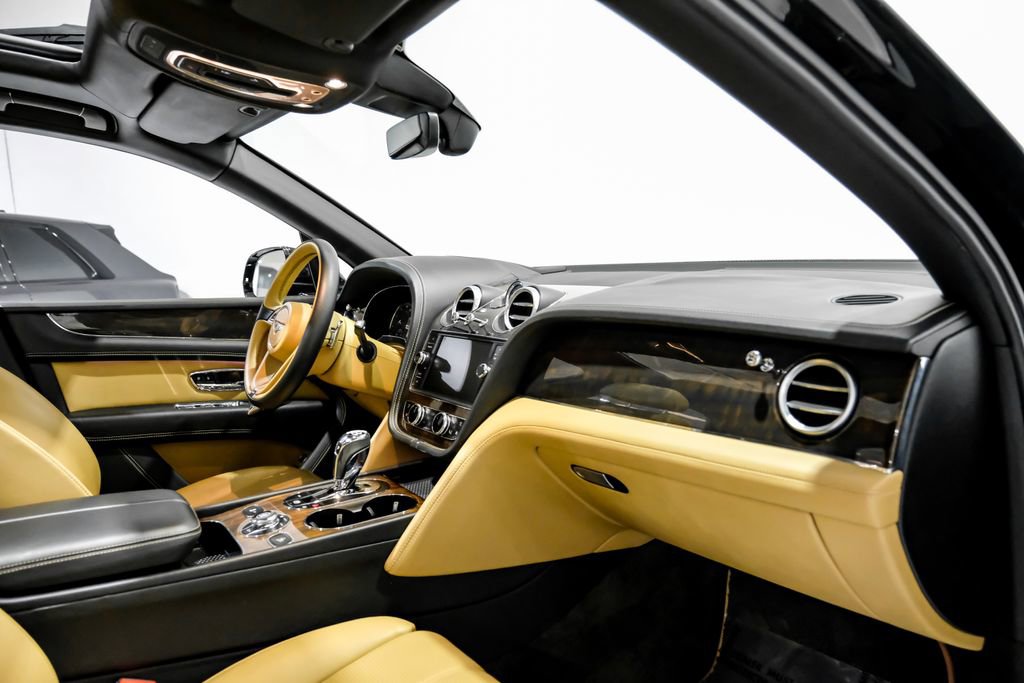 Used 2019 Bentley Bentayga image 9