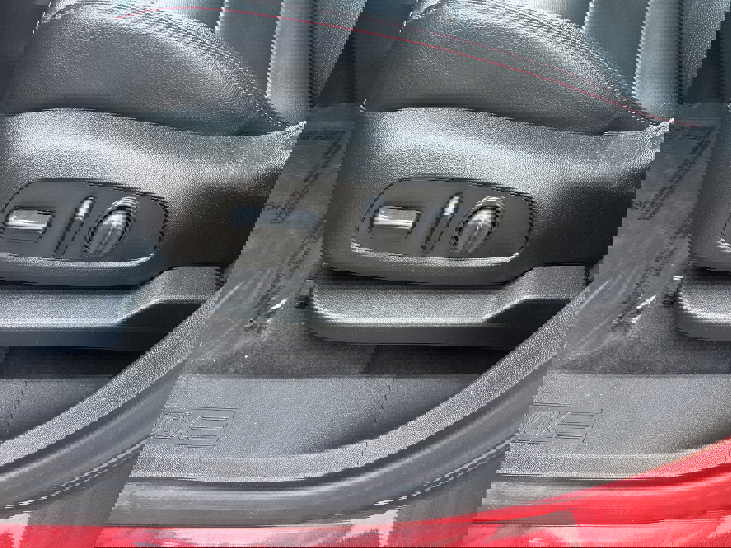 Used 2024 Chevrolet Equinox RS w/ RS Leather Package image 6