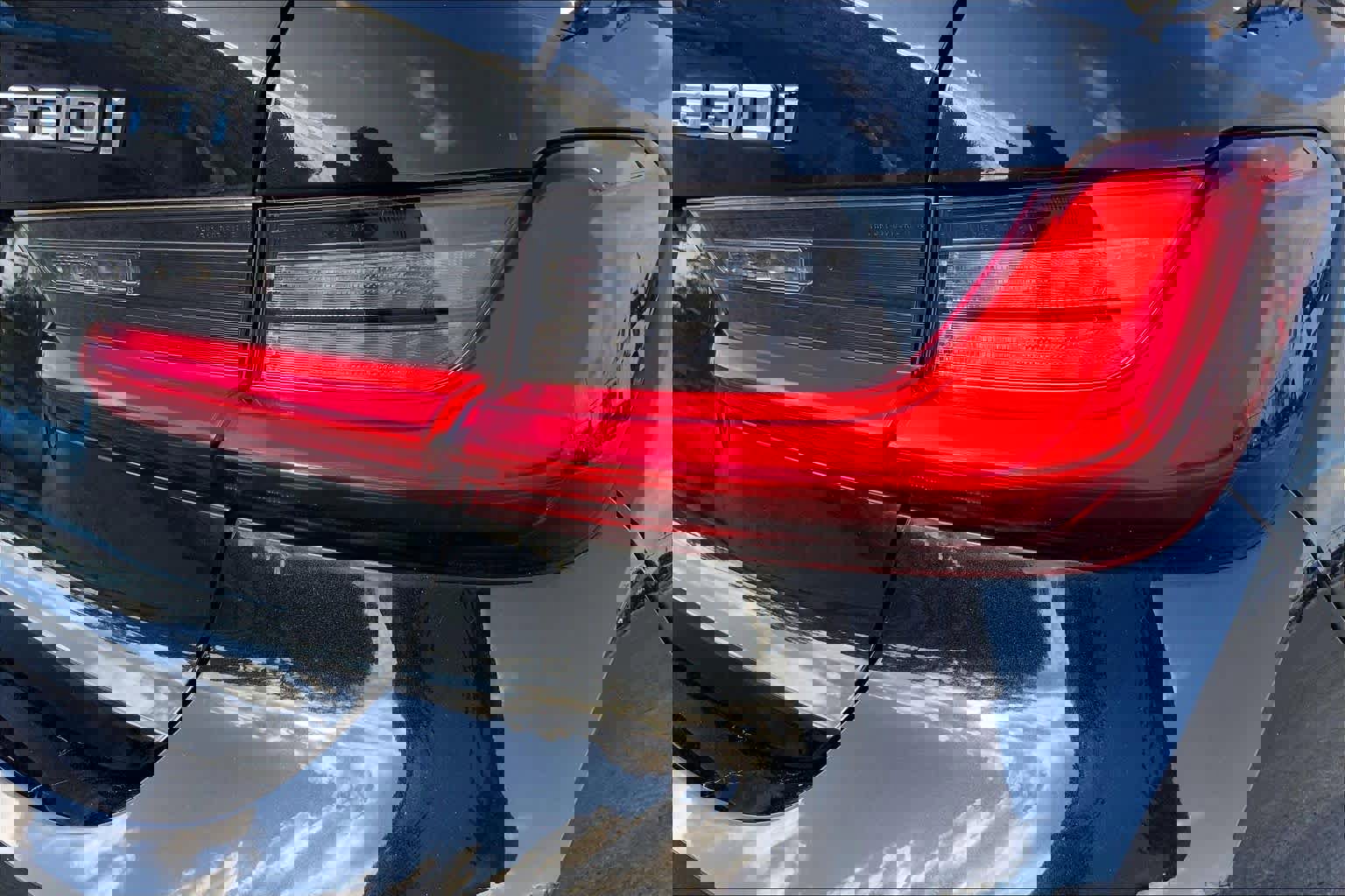 Used 2019 BMW 330i Sedan w/ Driving Assistance Package image 29