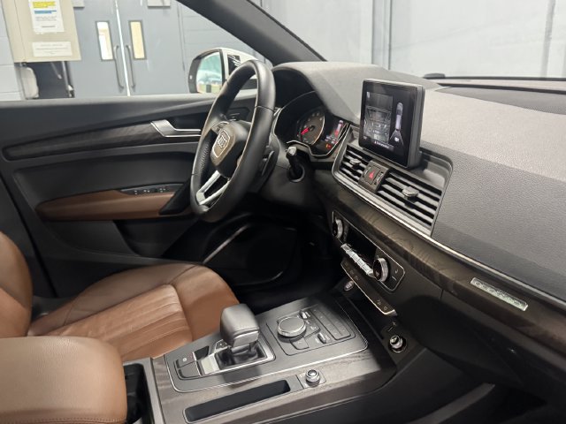 Used 2019 Audi Q5 Premium Plus w/ Convenience Package AWD/4WD image 30