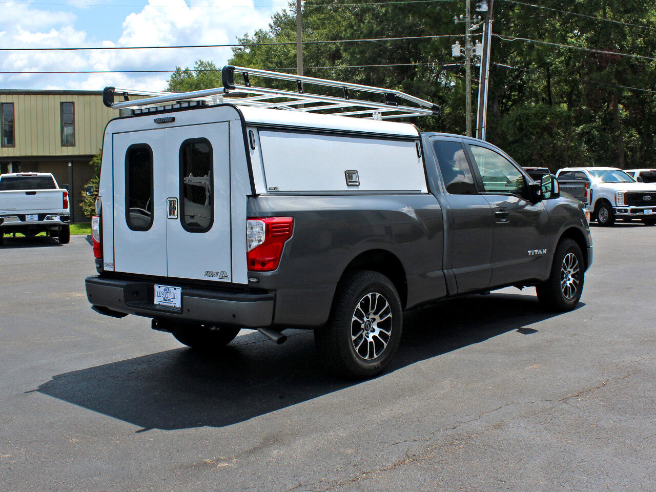 Used 2023 Nissan Titan SV w/ SV Utility Package image 12