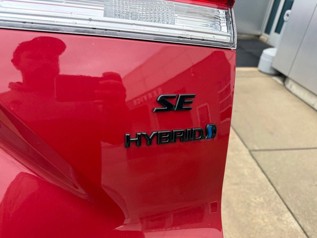 Used 2024 Toyota Corolla Cross SE AWD/4WD image 16