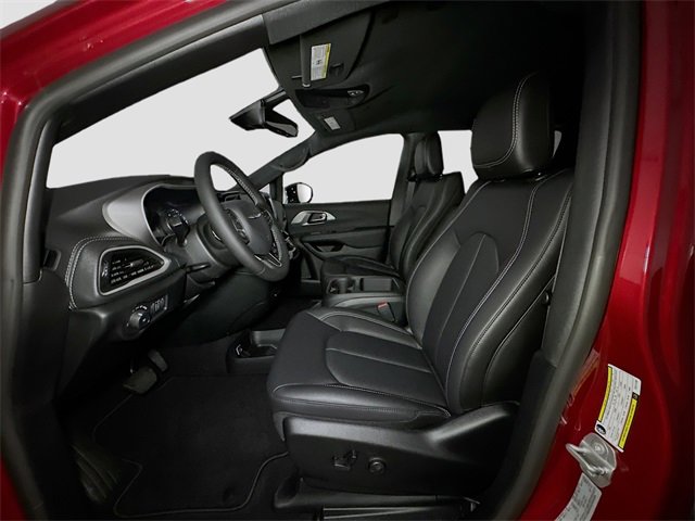 New 2026 Chrysler Pacifica Select image 14