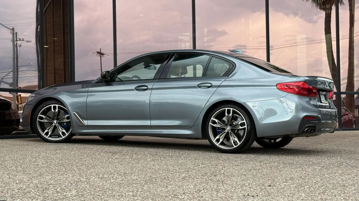 Used 2020 BMW M550i xDrive w/ Executive Package AWD/4WD image 6