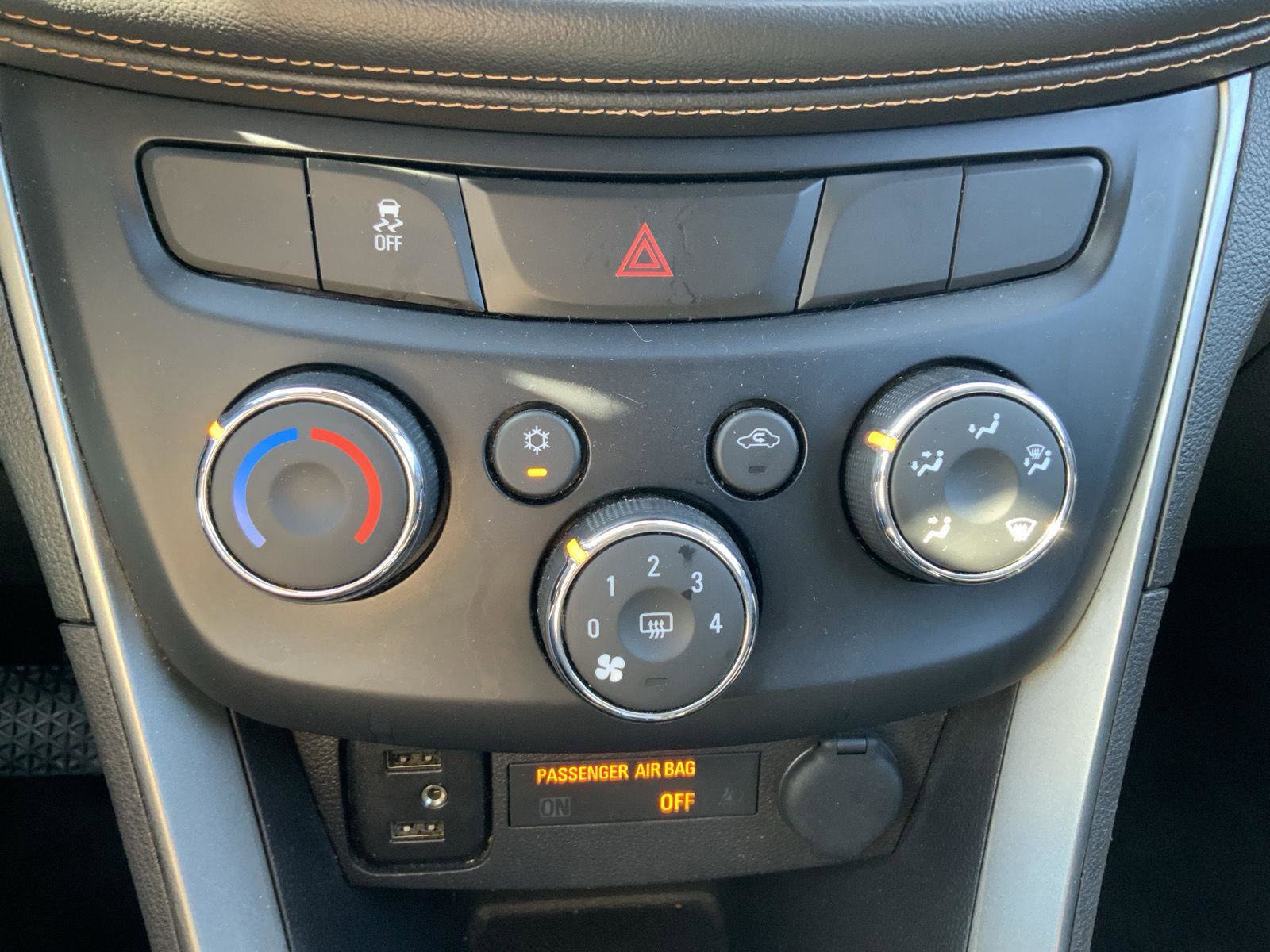 Used 2018 Chevrolet Trax LT w/ LT Convenience Package FWD image 38