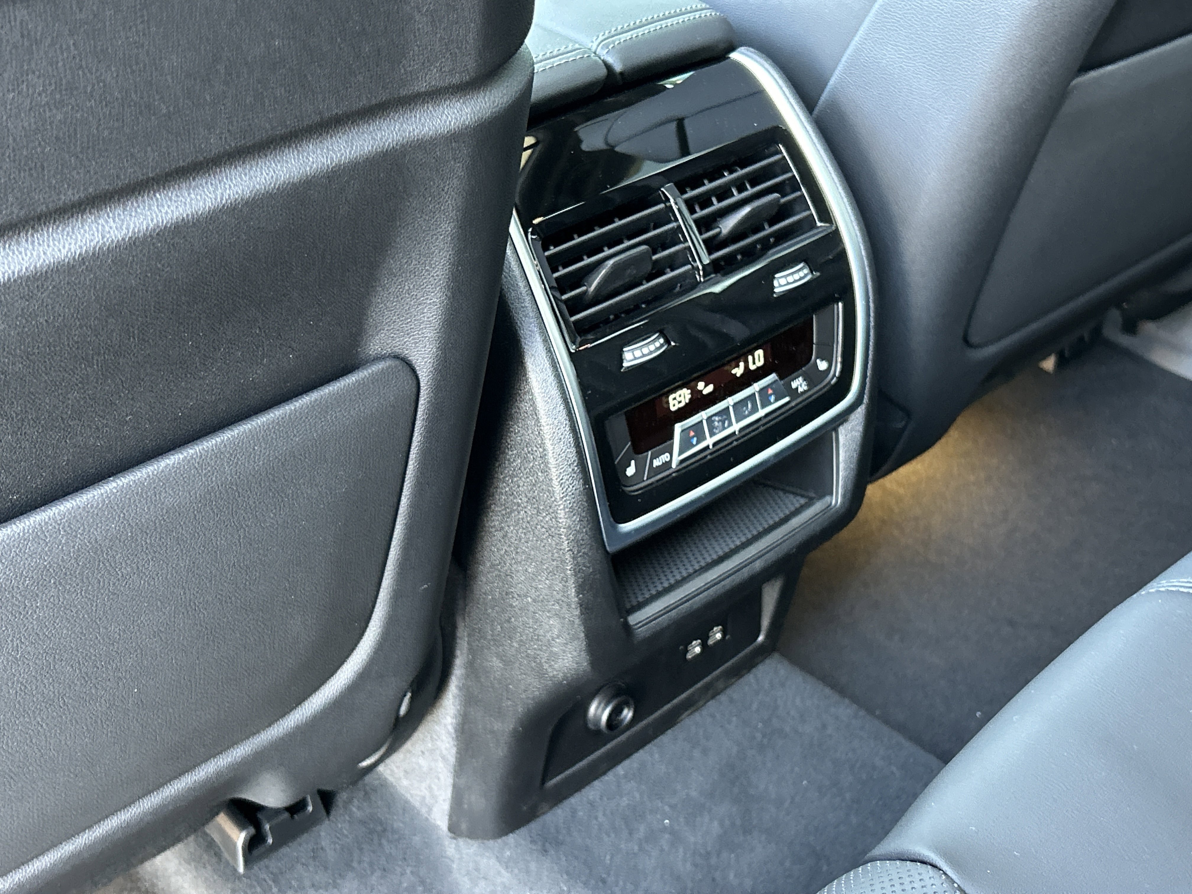 New 2026 BMW X5 xDrive40i w/ M Sport Package image 17