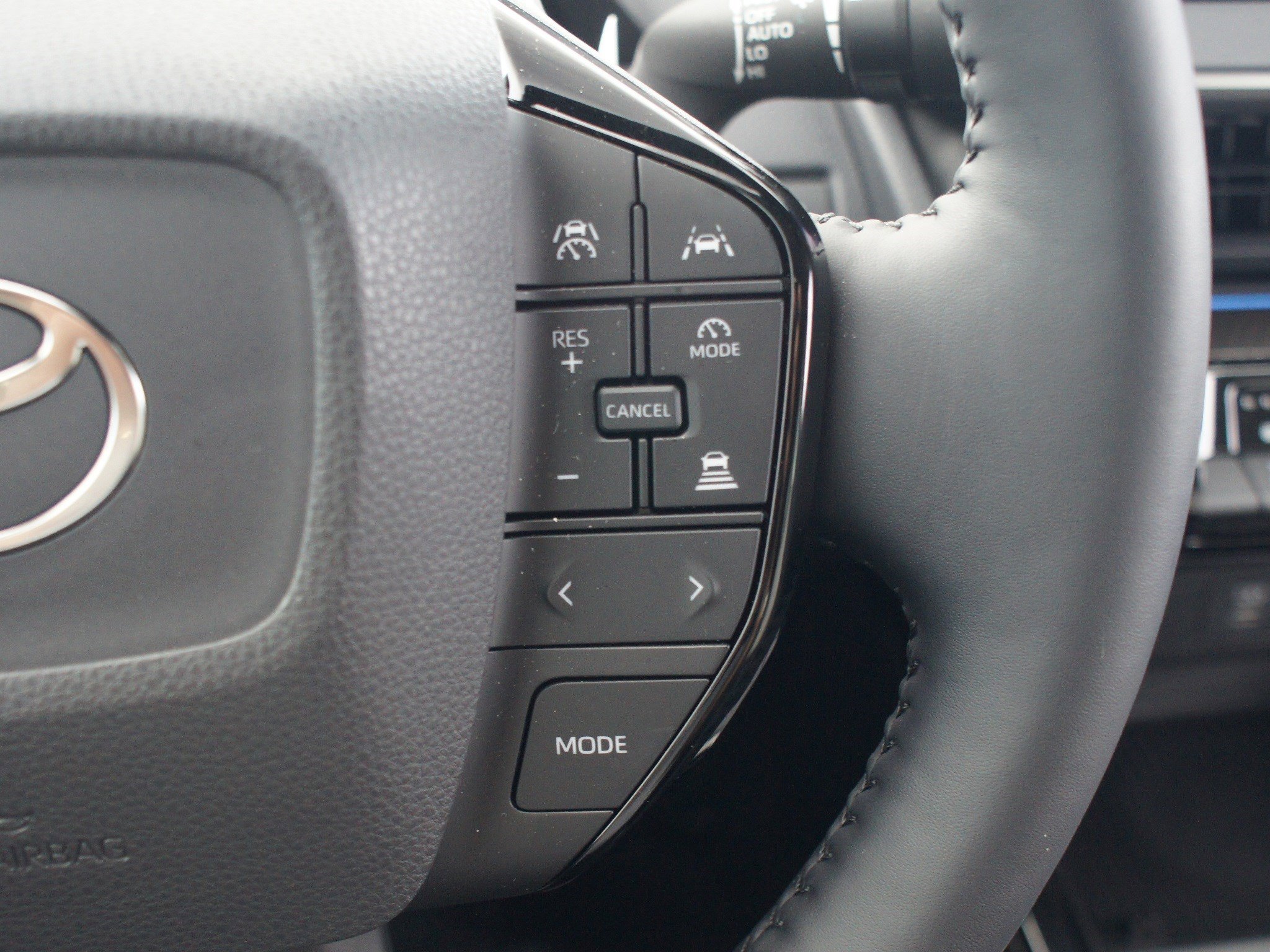 Used 2024 Toyota Prius Limited w/ Limited Premium Package FWD image 11