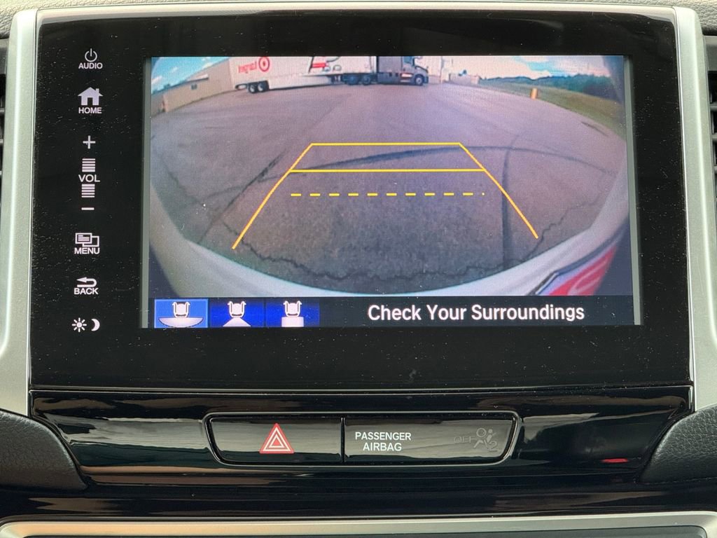 Used 2018 Honda Pilot Touring image 12