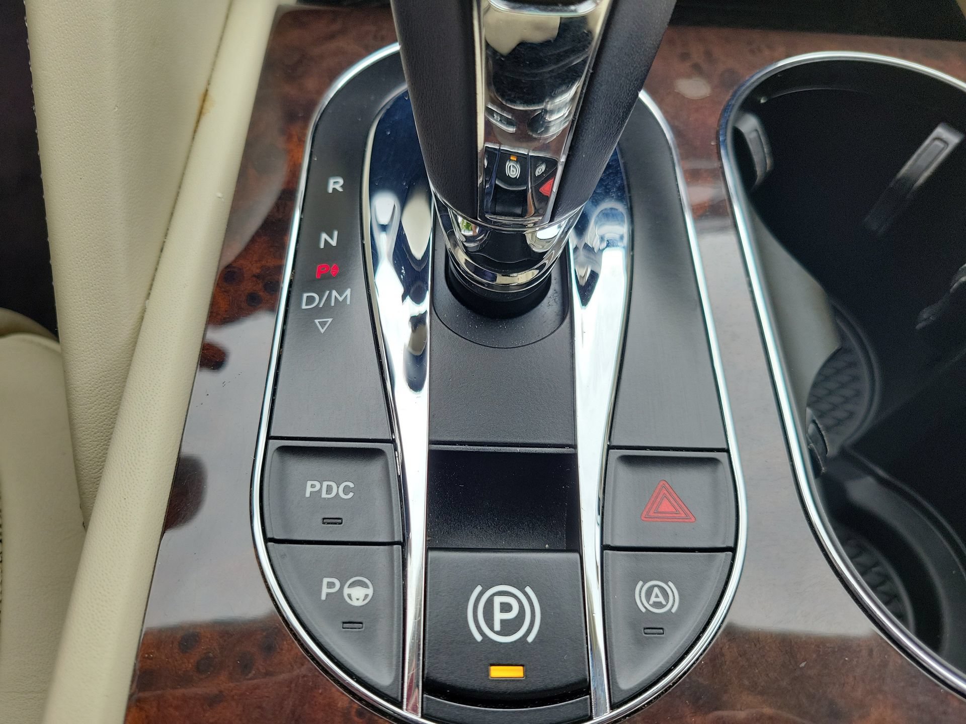 Certified 2022 Bentley Bentayga AWD/4WD image 49