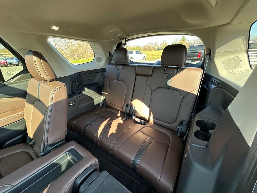 Used 2023 Honda Pilot Elite image 6