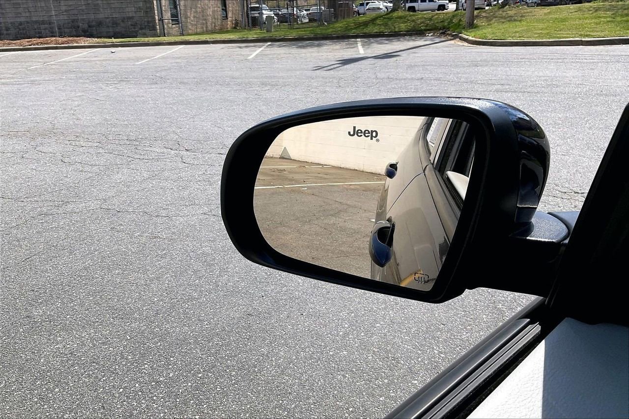 Certified 2021 Jeep Compass Limited image 28