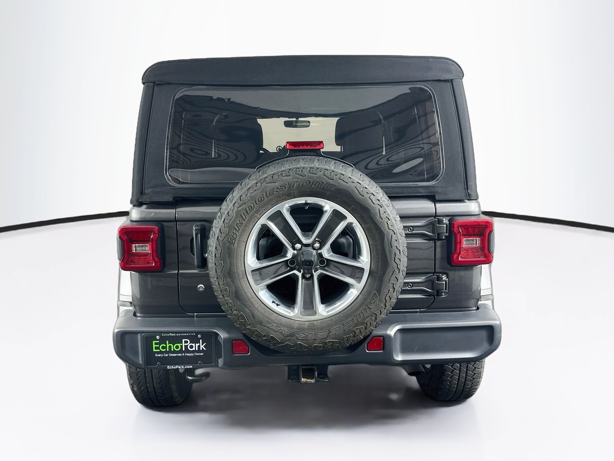 Used 2018 Jeep Wrangler Unlimited Sahara w/ Cold Weather Group AWD/4WD image 7