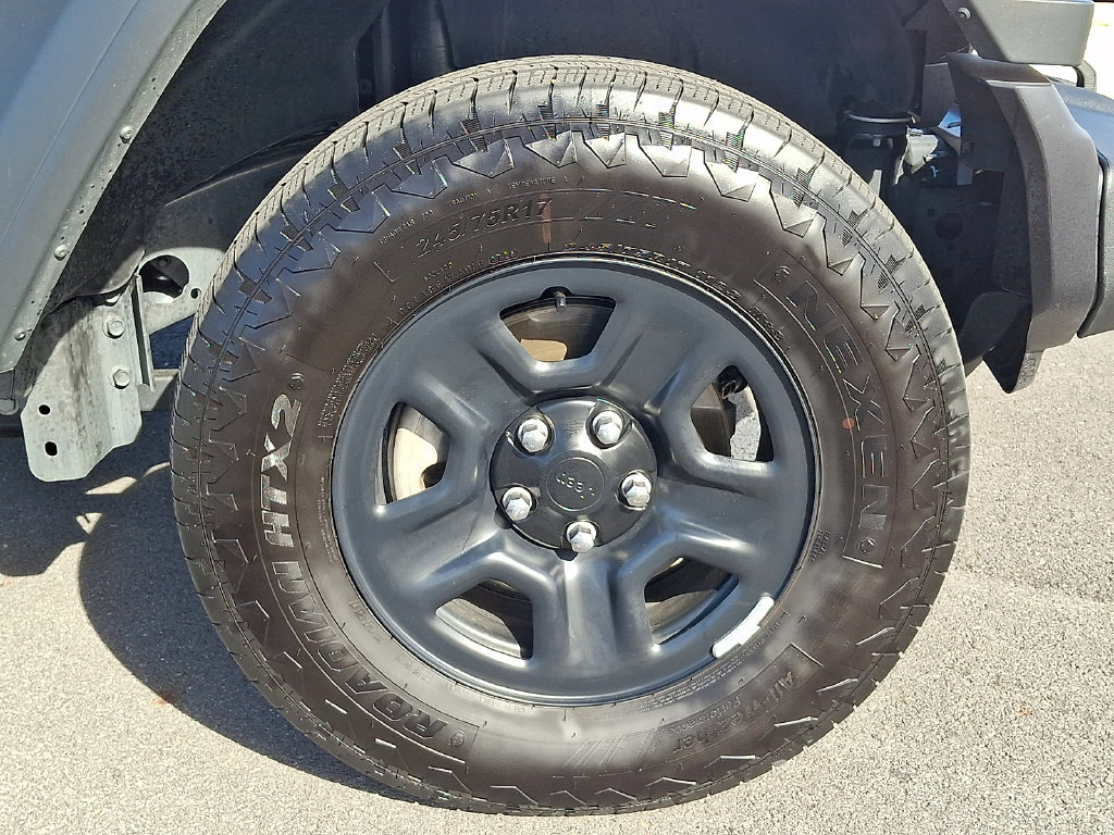 Used 2025 Jeep Wrangler Sport AWD/4WD image 8