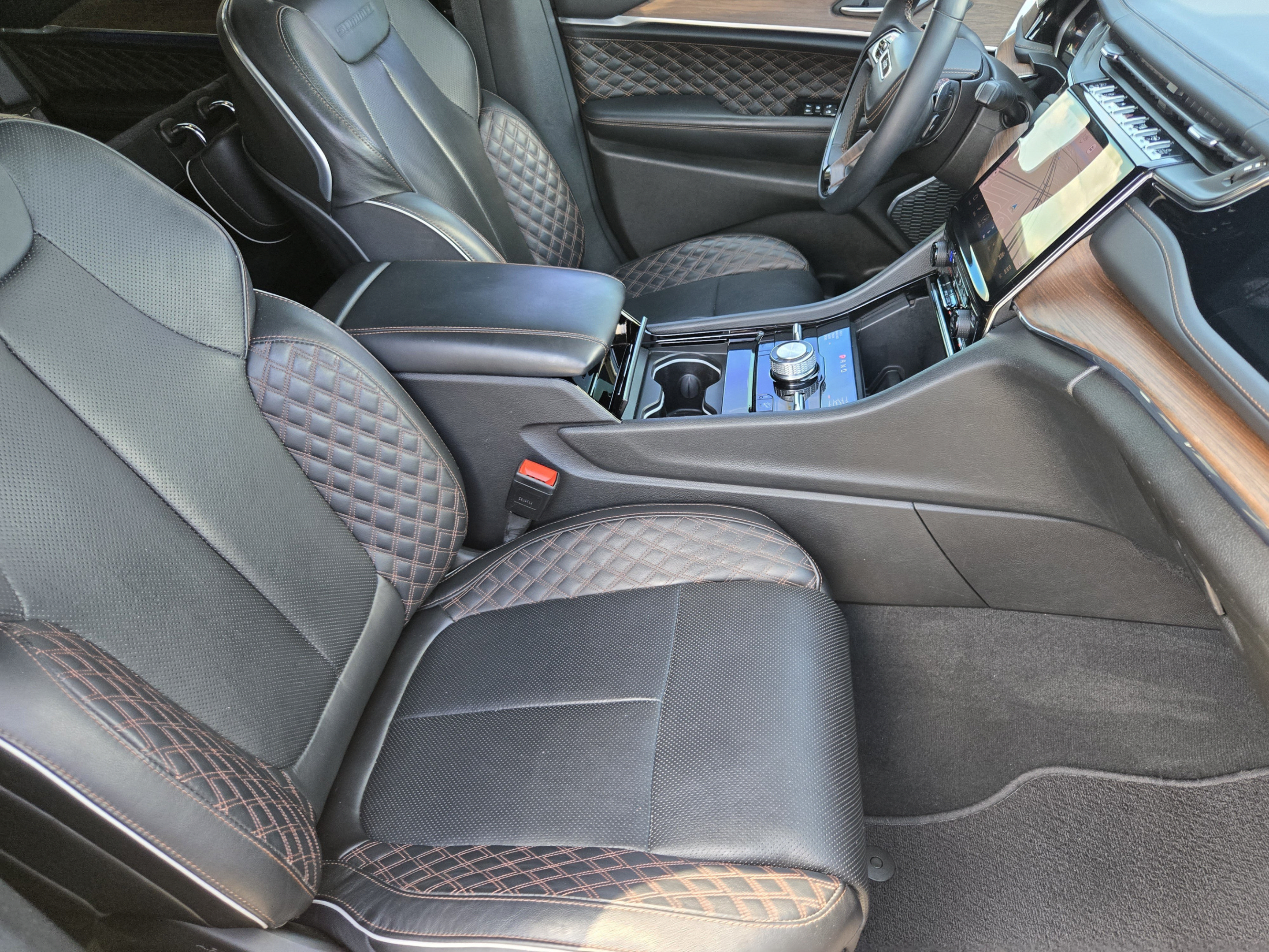 Used 2023 Jeep Grand Cherokee L Summit w/ Advanced Protech Group IV AWD/4WD image 8