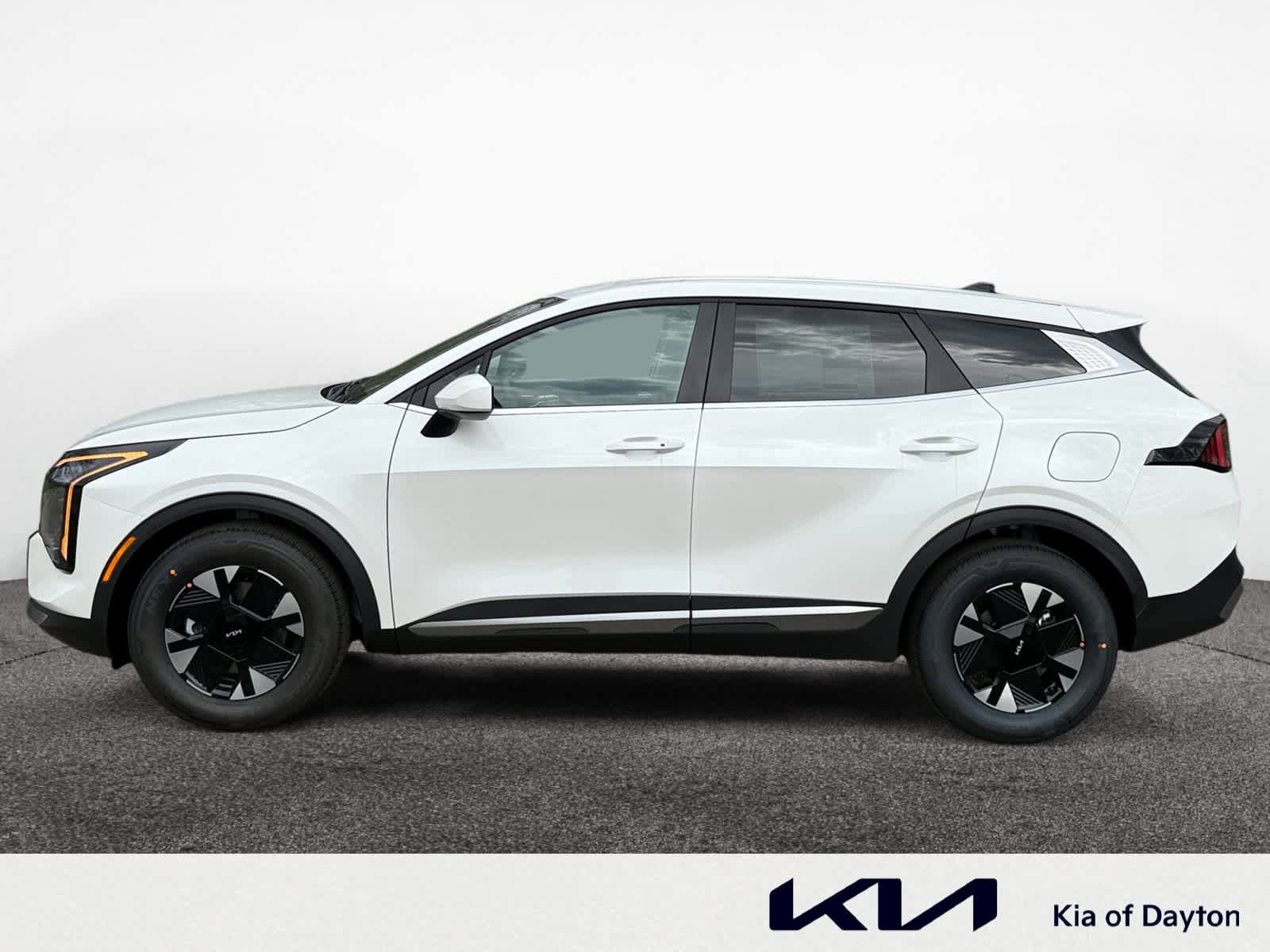 New 2026 Kia Sportage LX FWD image 2