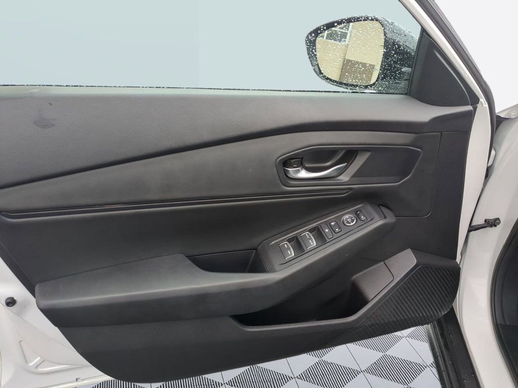 Used 2025 Honda Accord SE image 10