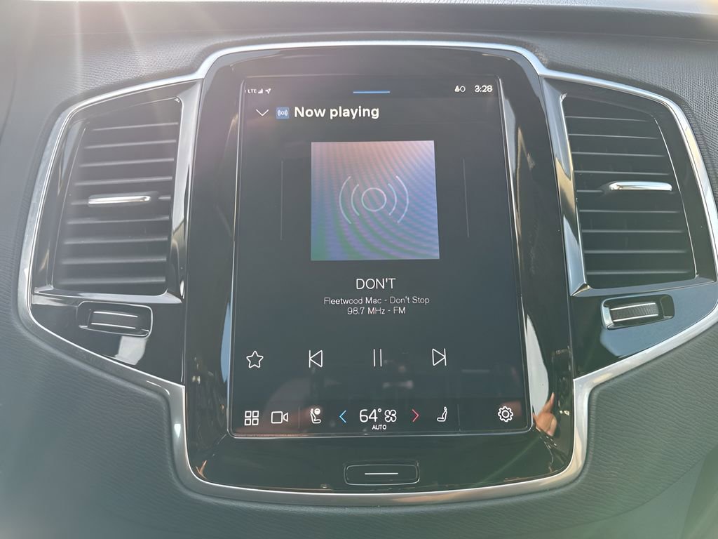 Used 2024 Volvo XC90 B6 Plus image 19