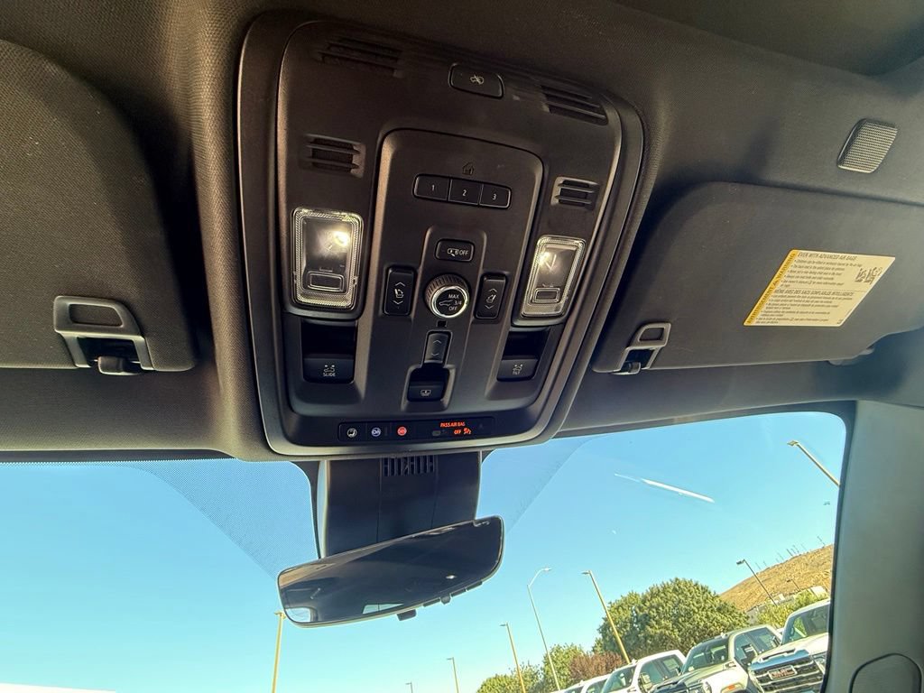 Used 2023 GMC Yukon Denali Ultimate AWD/4WD image 14