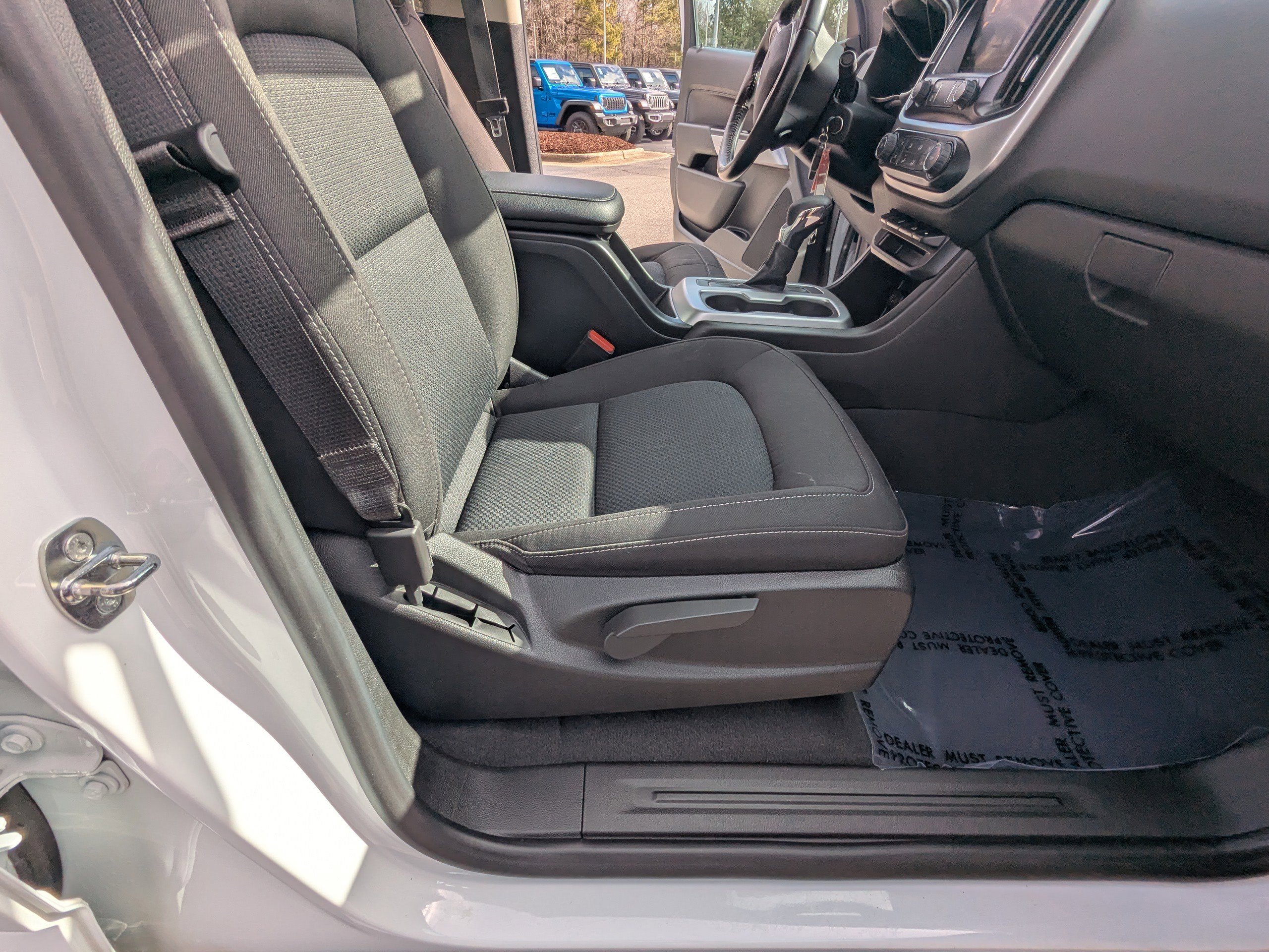 Used 2022 Chevrolet Colorado LT image 13