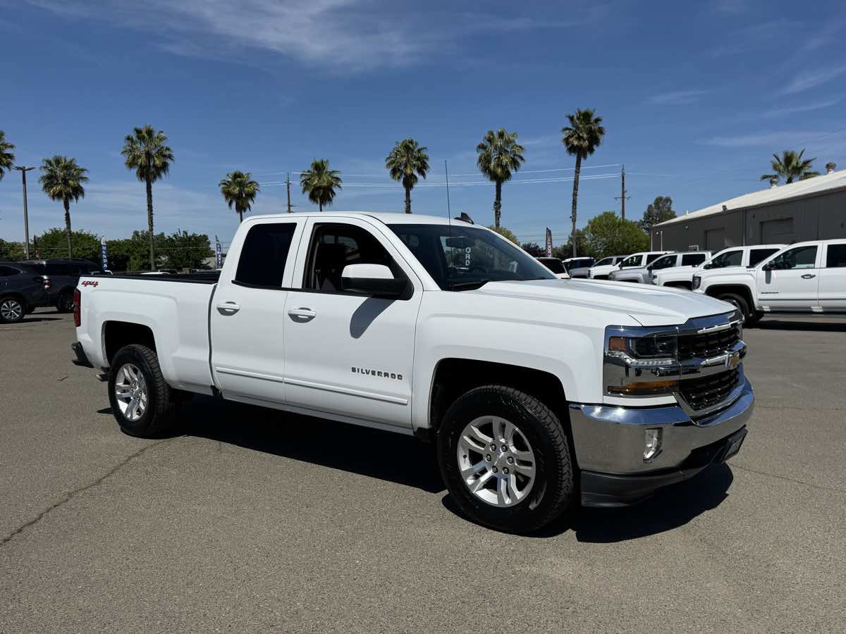 Used 2017 Chevrolet Silverado 1500 LT w/ All Star Edition AWD/4WD image 13