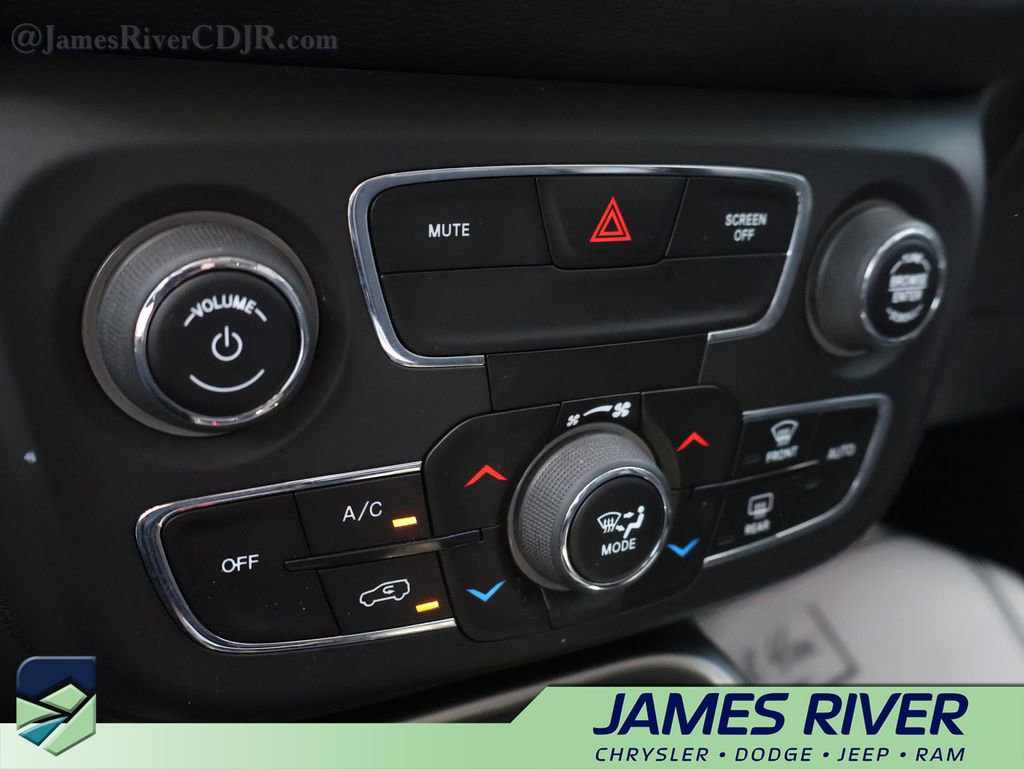 Used 2019 Jeep Compass Latitude w/ Cold Weather Group image 38