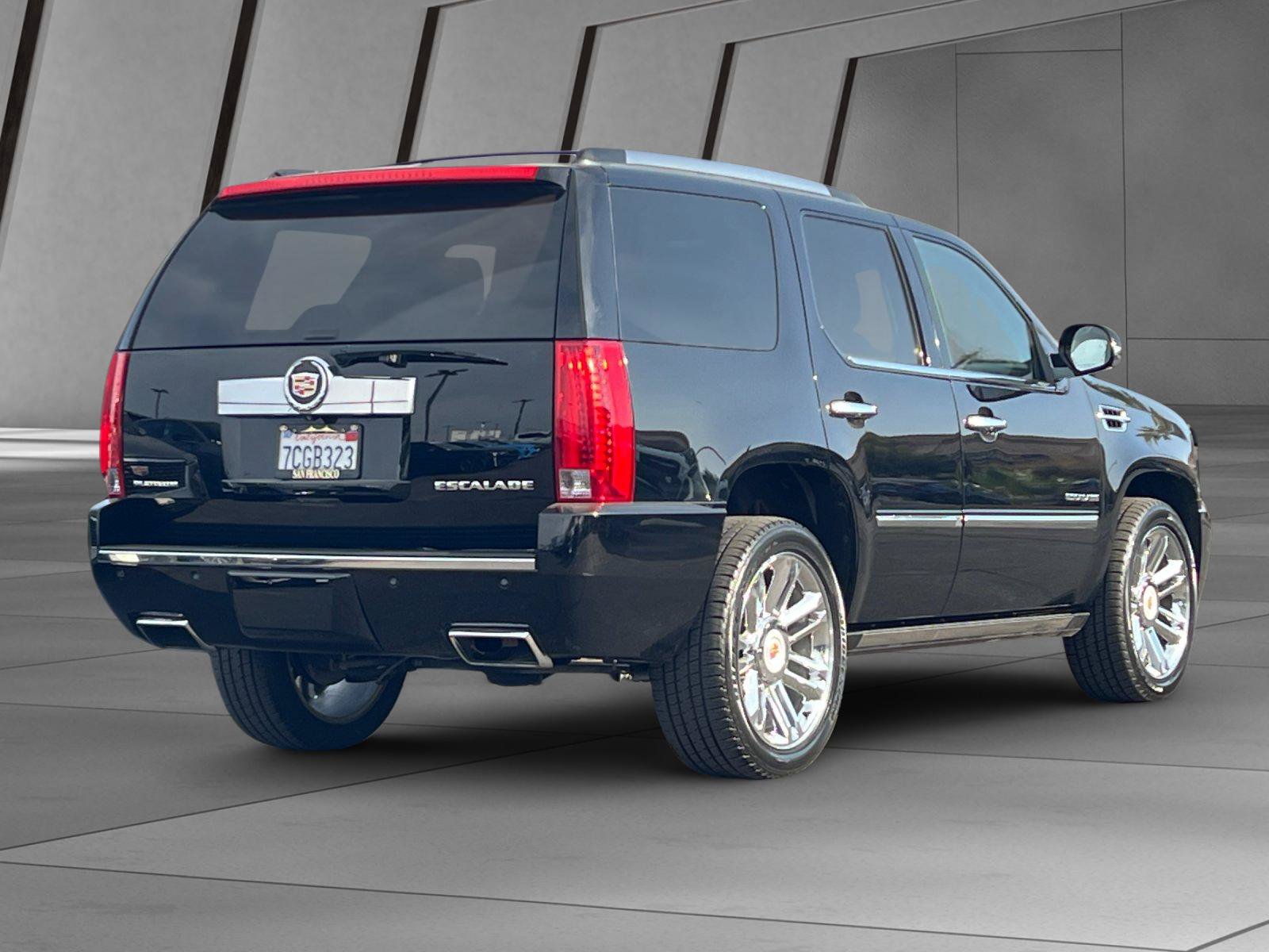 Used 2014 Cadillac Escalade Platinum AWD/4WD image 4