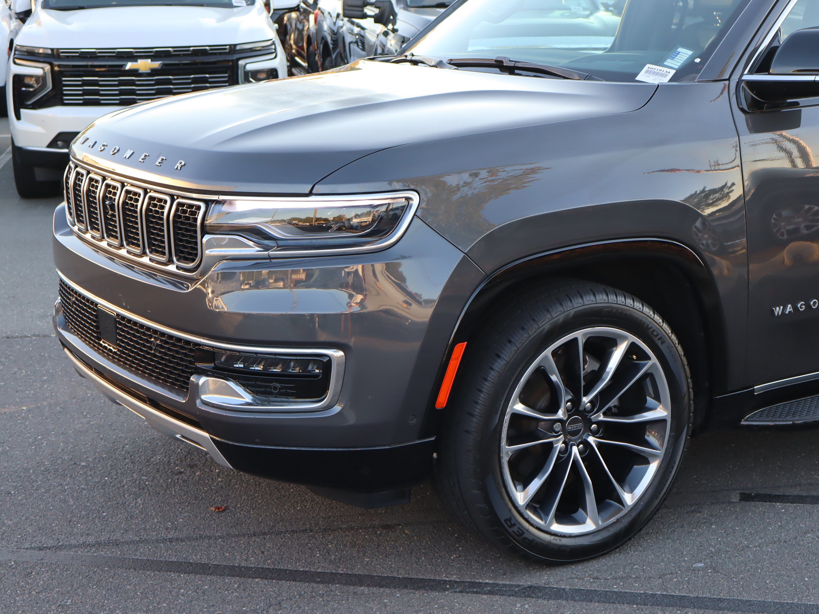 Used 2024 Jeep Wagoneer Series II w/ Convenience Group I AWD/4WD image 6