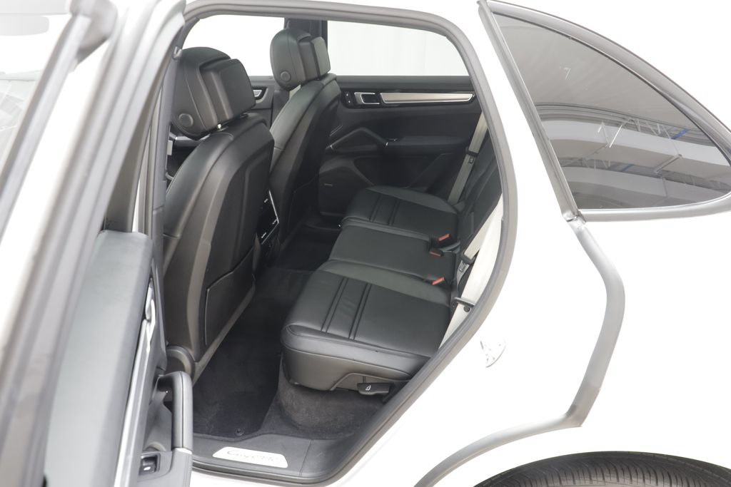 Used 2022 Porsche Cayenne Platinum Edition AWD/4WD image 15
