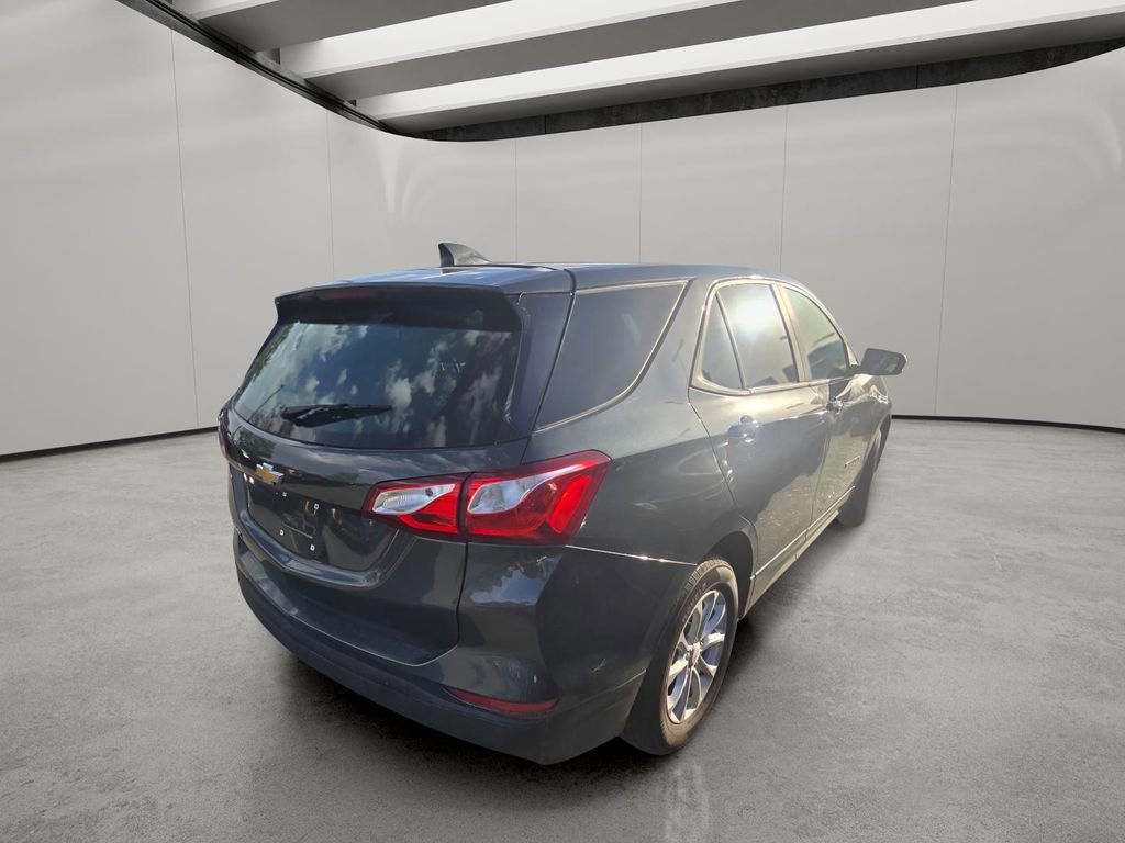 Used 2020 Chevrolet Equinox LS w/ LS Convenience Package FWD image 9