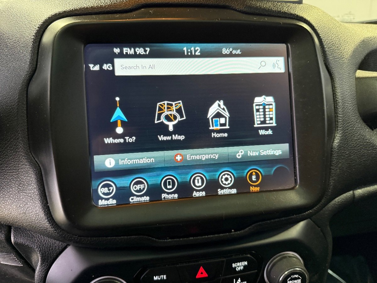 Used 2021 Jeep Renegade Latitude w/ Sun & Sound Group FWD image 20