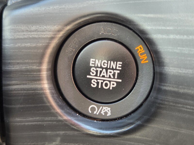 Used 2022 Jeep Grand Cherokee Laredo E AWD/4WD image 27