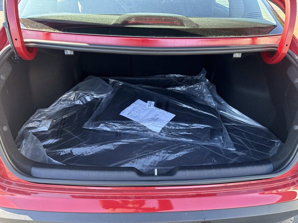 New 2025 Kia K4 LXS image 4