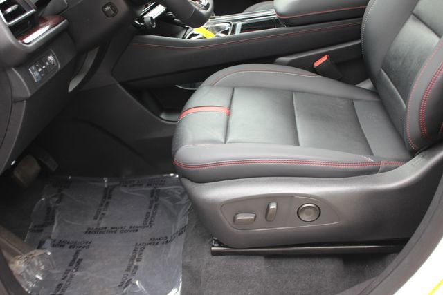 Used 2025 Chevrolet Traverse RS AWD/4WD image 21
