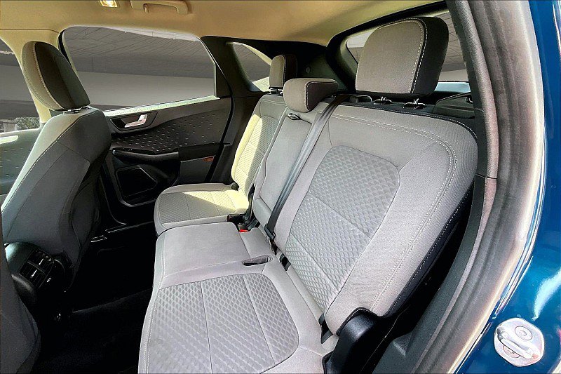 Used 2020 Ford Escape SE image 25