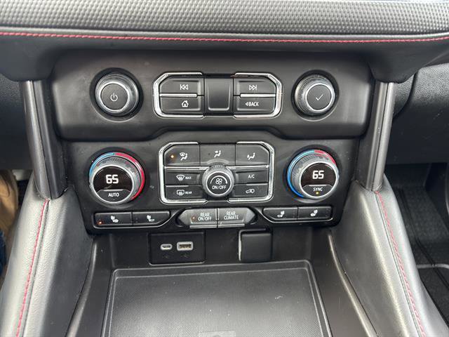 Used 2022 Chevrolet Suburban RST w/ Luxury Package image 16