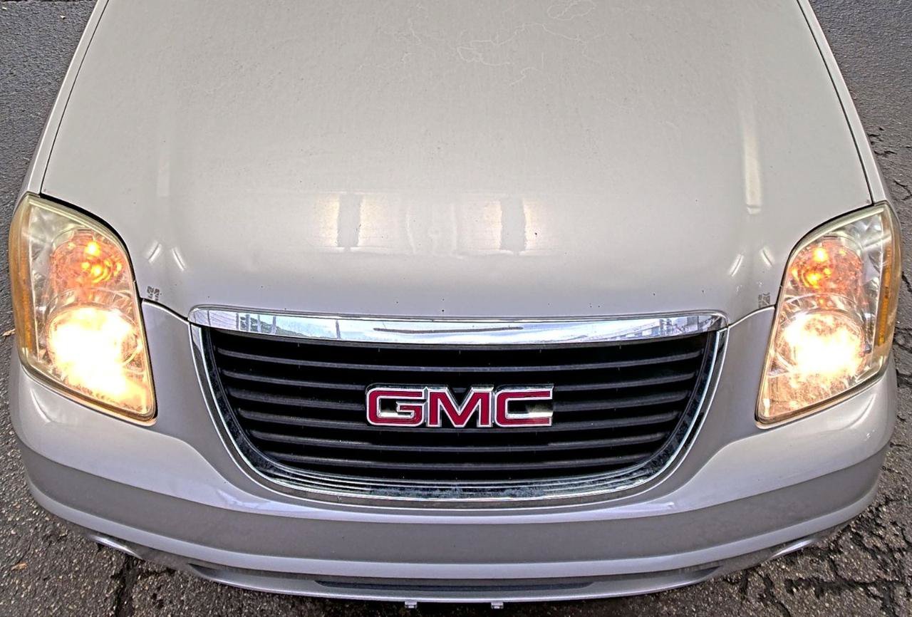 Used 2009 GMC Yukon XL SLT w/ Preferred Package RWD image 6