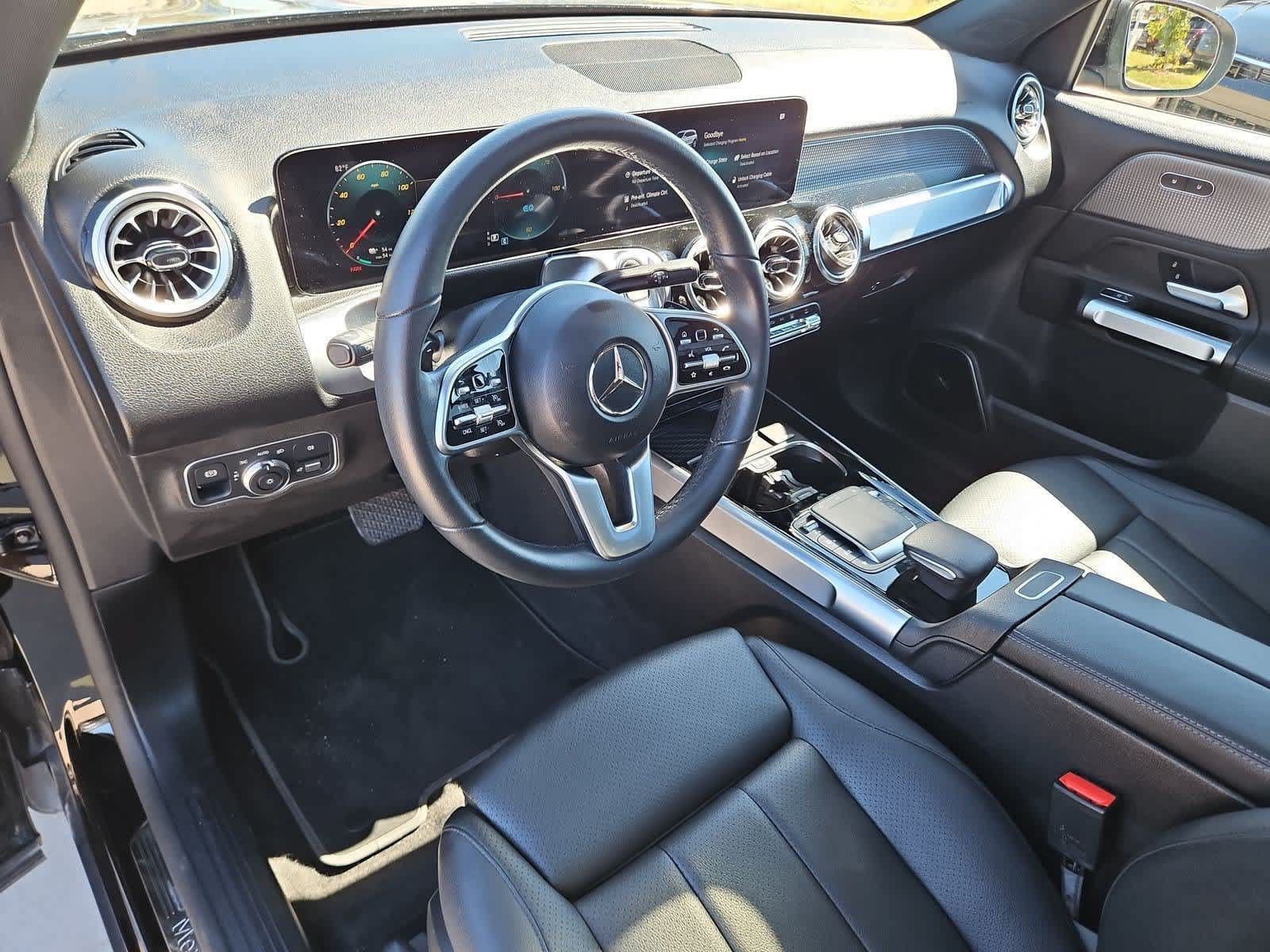 Used 2022 Mercedes-Benz EQB 300 4MATIC image 2