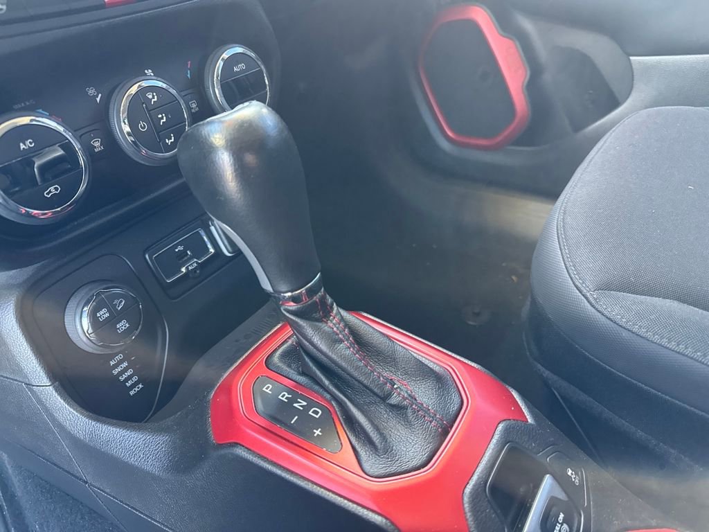 Used 2017 Jeep Renegade Trailhawk w/ Popular Equipment Group image 17