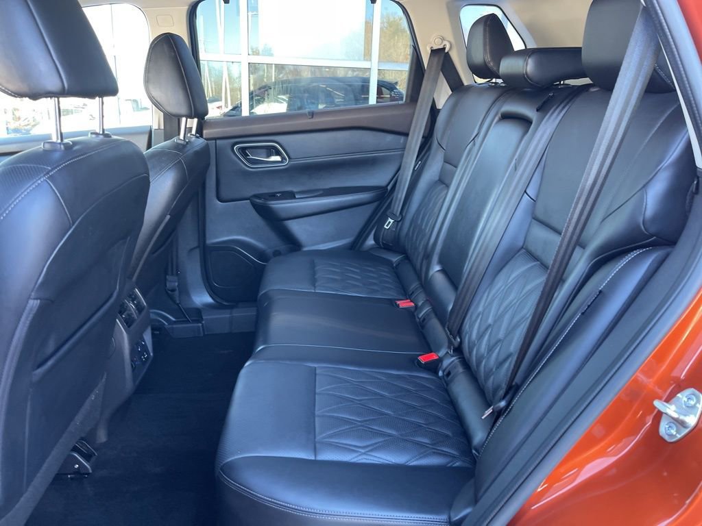 Certified 2022 Nissan Rogue Platinum w/ Head-Up Display Package image 20