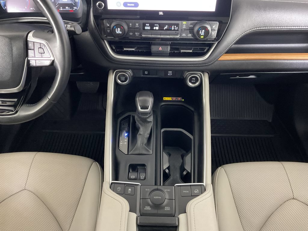 Used 2024 Toyota Grand Highlander AWD image 15